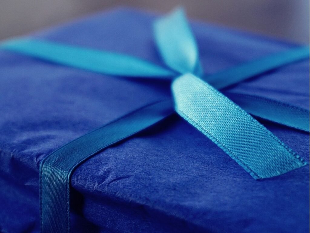 Kā izvēlēties dāvanu vārda dienā, ja nezini cilvēka gaumi?